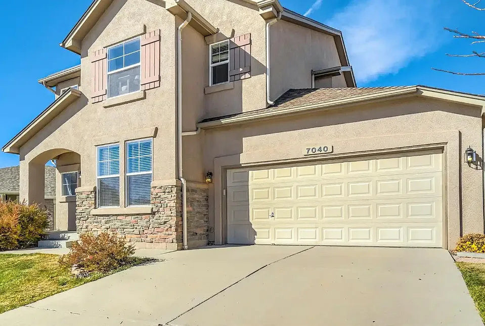 6 bed, 3172 sqft, $2,995 — Photo 2