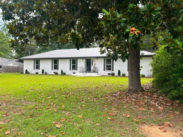 1804 Azure Dr, Dothan, AL 36303