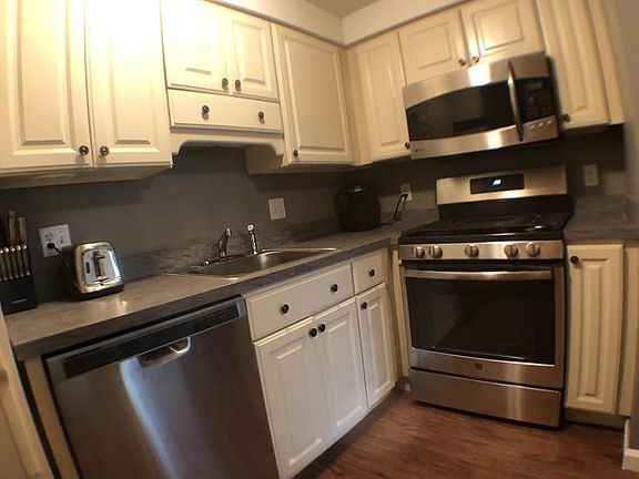 3rd image of 365 Washington St APT 2