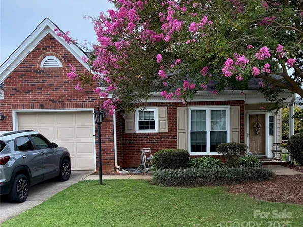 13421 Bolingbrook Ln, Charlotte, NC 28273