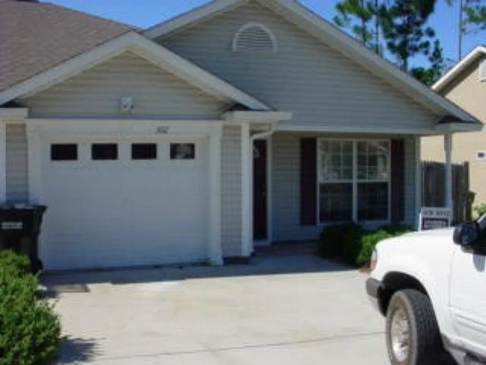 302 Windridge Dr
