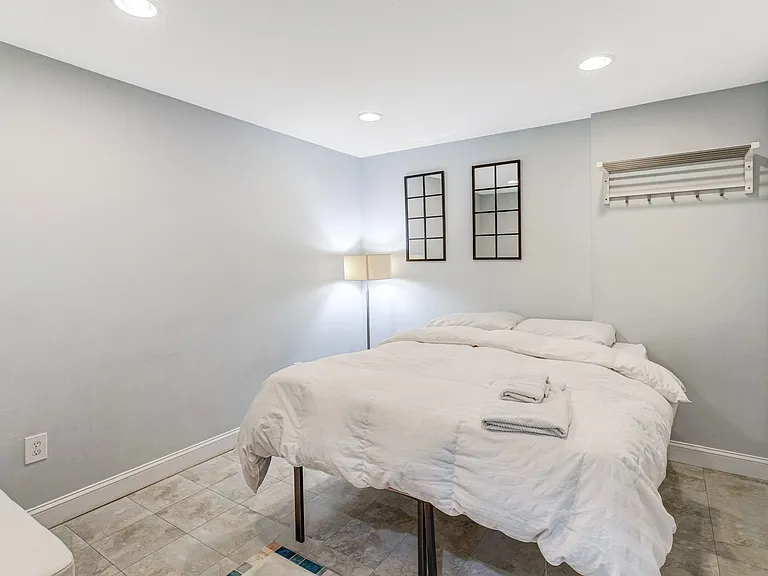 8312 Telegraph Rd — Photo 36