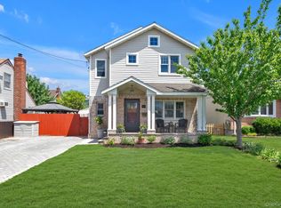 11 Koch Pl, Carle Place, NY 11514