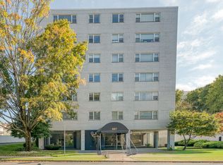 889 Farmington Ave #4E, West Hartford, CT 06119