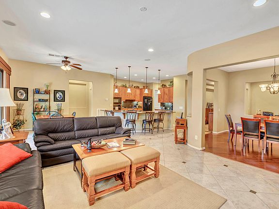 4th image of 4605 E Blue Spruce Ln