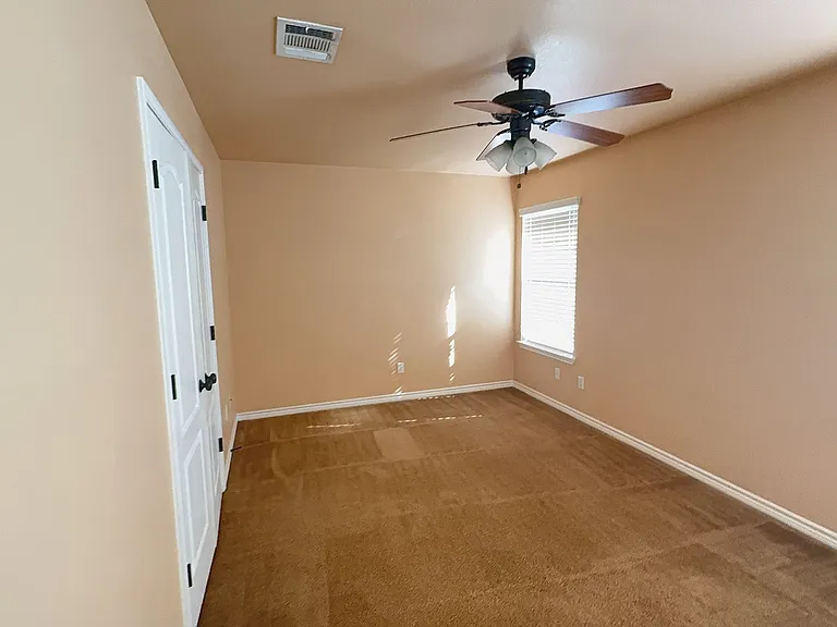 5001 Autumn Valley Dr — Photo 7