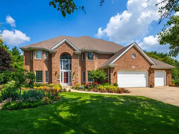 10521 Royal Porthcawl Dr, Naperville, IL 60564