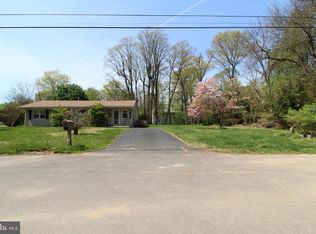 21 Vetterlein Ave, Hamilton, NJ 08619
