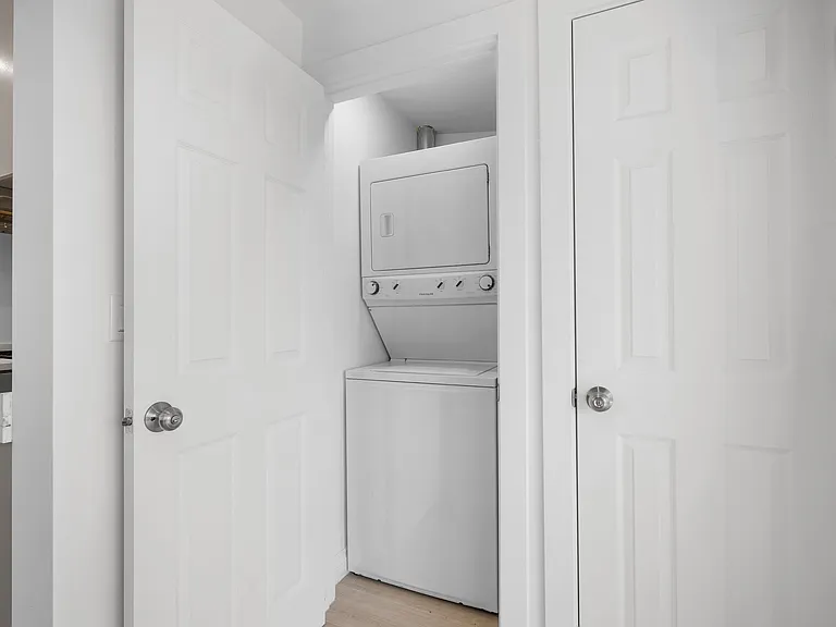 10607 Whitegate Ave — Photo 15