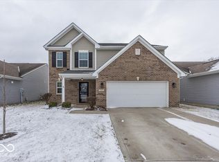 6107 Pebblebrooke Rd, Whitestown, IN 46075