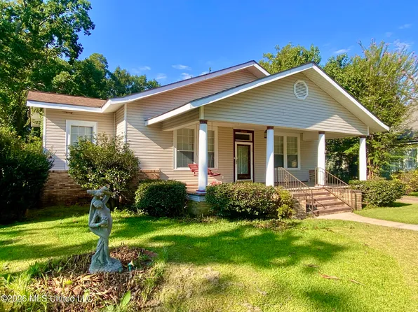 107 Pearl St, Crystal Springs, MS 39059