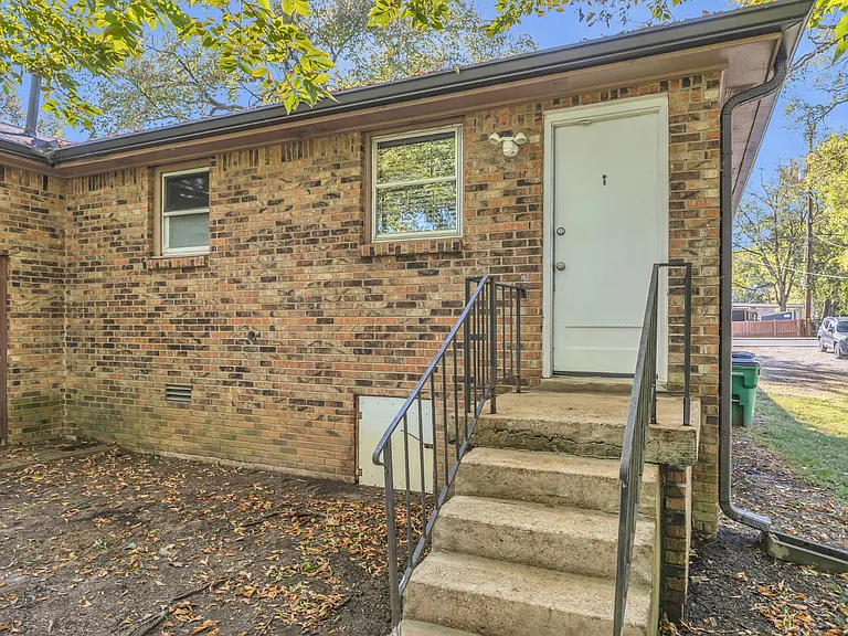 3108 Lealand Ln #B — Photo 16