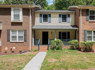 2426 Cottage Pl, Greensboro, NC 27455