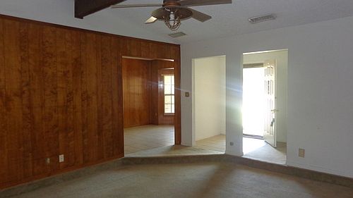 3rd image of 4016 Lakecliff Dr