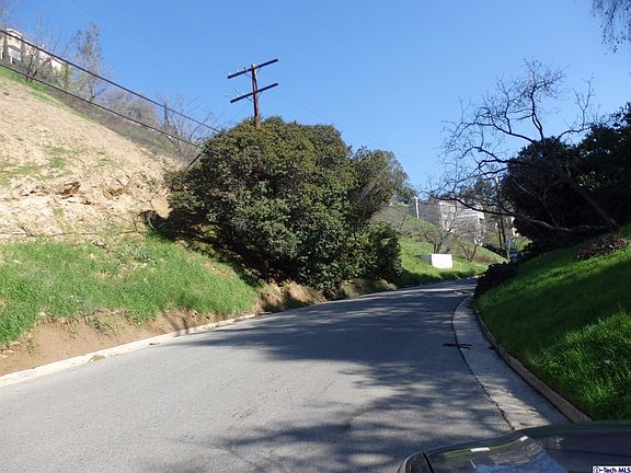 5th image of 4521 Cleland Ave