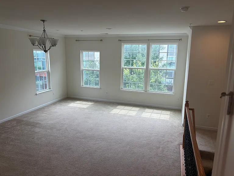 3190 Yeager Dr — Photo 1