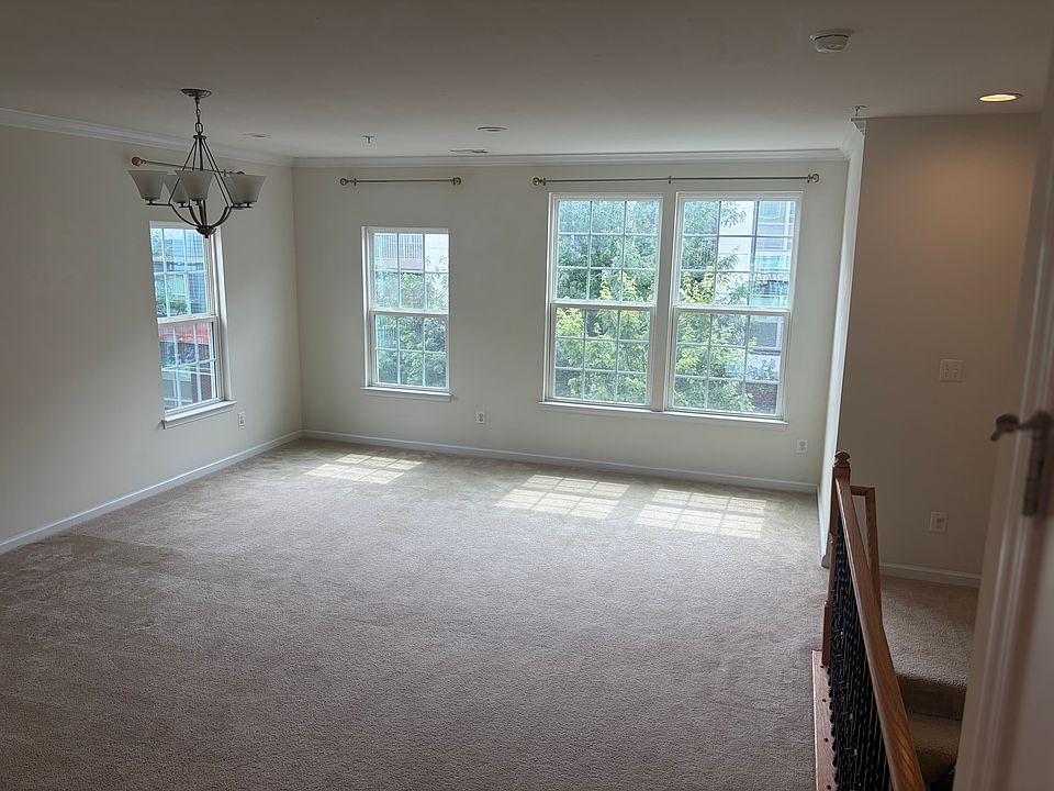 1st image of 3190 Yeager Dr