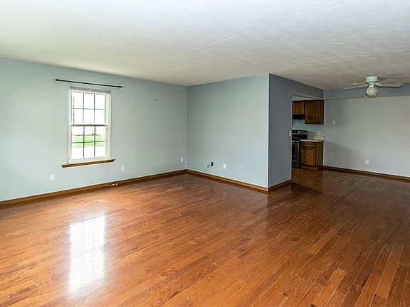 3rd image of 1267 W 70th St