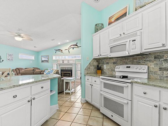 4th image of 914 Wind Sail Ct.