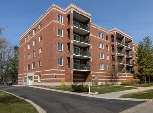 5320 N Lowell Ave APT 203, Chicago, IL 60630