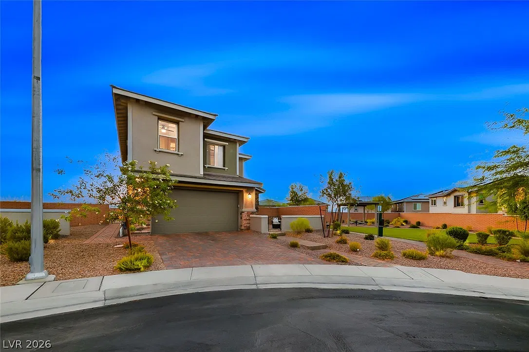 5 bed, 3.0 bath, 2367 sqft, $3,500 — Photo 4