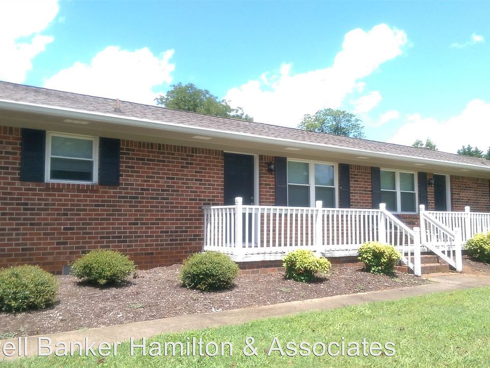 1st image of 712 Mimosa Dr NW #B