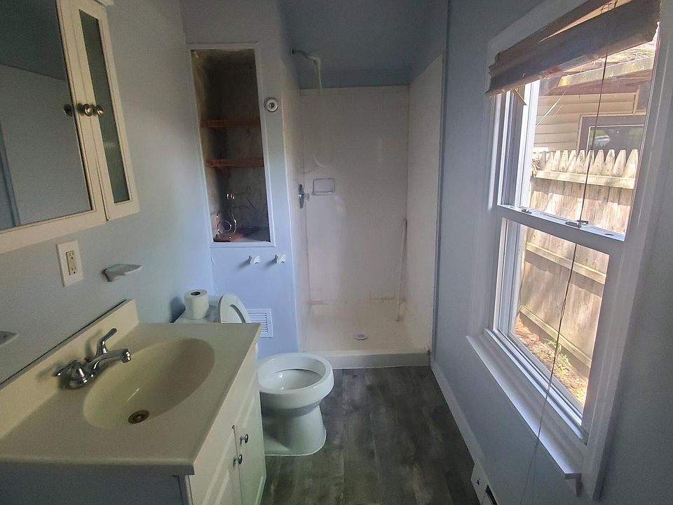 2nd image of 50 Sunset Rd