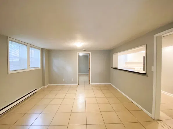 233 Beedle Dr, Ames, IA 50014
