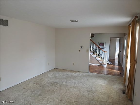 5th image of 1562 Gene St