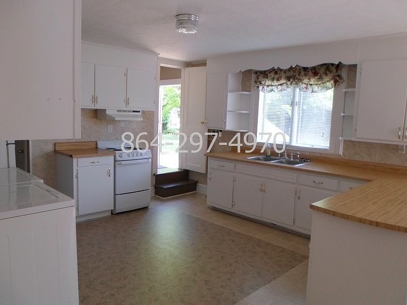 1st image of 105 Courtney Cir