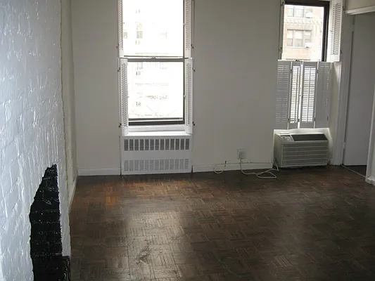 Rented by Sotheby's International Realty | media 10