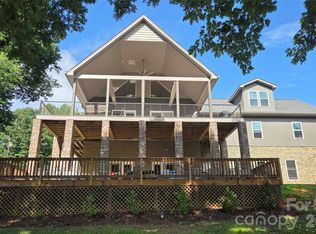 393 Stillwater Rd, Troutman, NC 28166