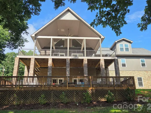 393 Stillwater Rd, Troutman, NC 28166