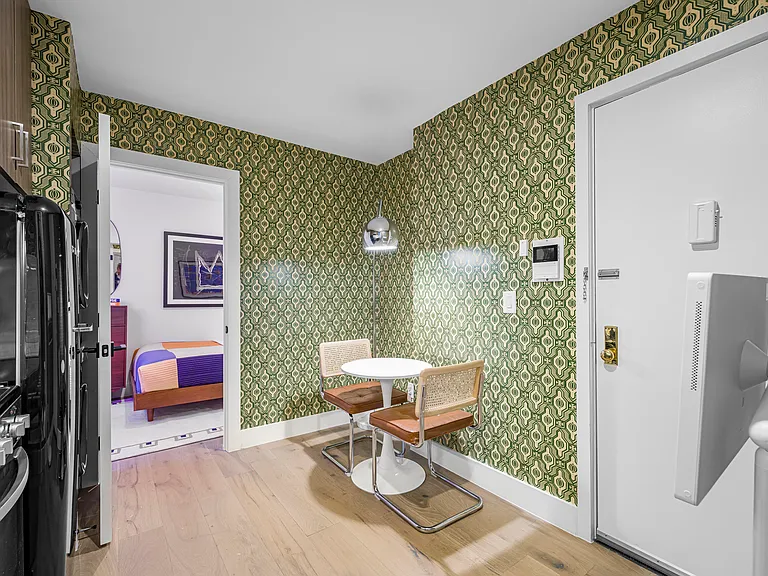 236 W 15th St #13 — Photo 7