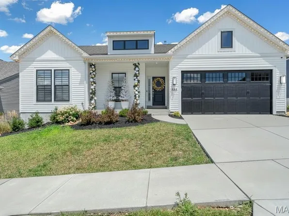 845 Kingston Hills Ct, Fenton, MO 63026
