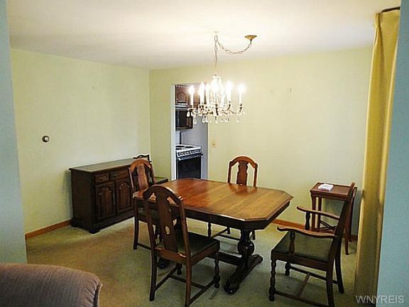 3rd image of 187 Greenmeadow Dr
