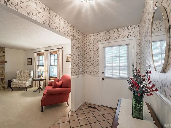 4th image of 718 Clareridge Ln