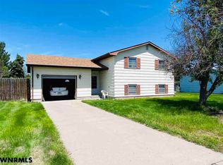 1850 Kings Rd, Gering, NE 69341