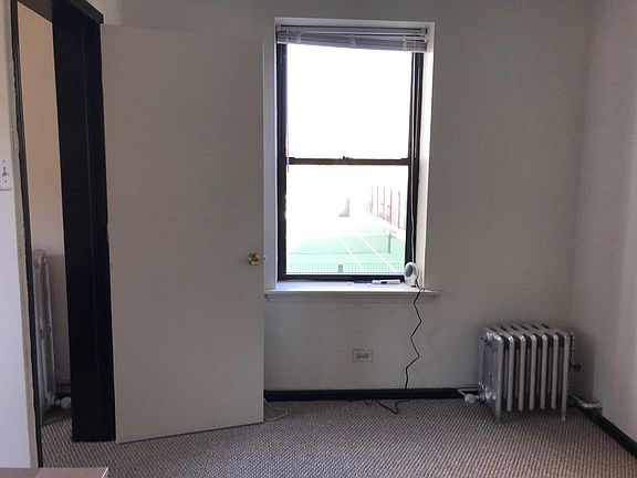 5th image of 3933 N Clarendon Ave APT 311