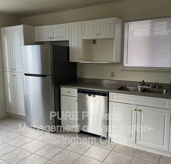 3013 Pacific St — Photo 2