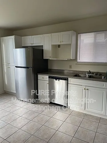 3013 Pacific St Photo 1