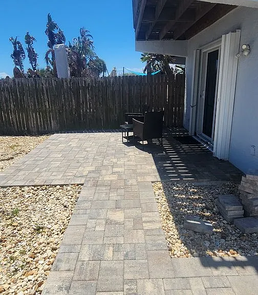 8208 Presidential Ct — Photo 2