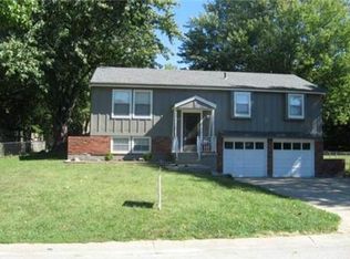 507 S Harrison Ave, Raymore, MO 64083