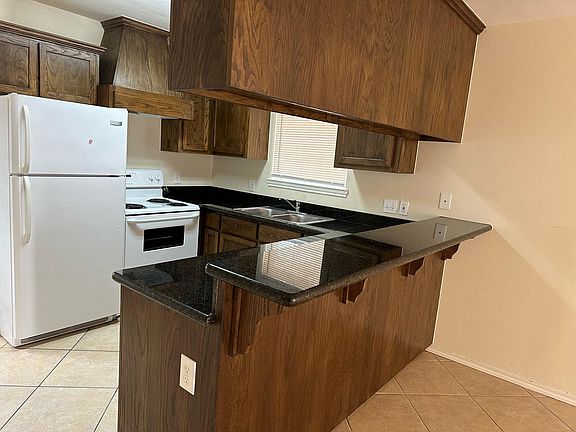 2nd image of 1929 Lacywood APT B