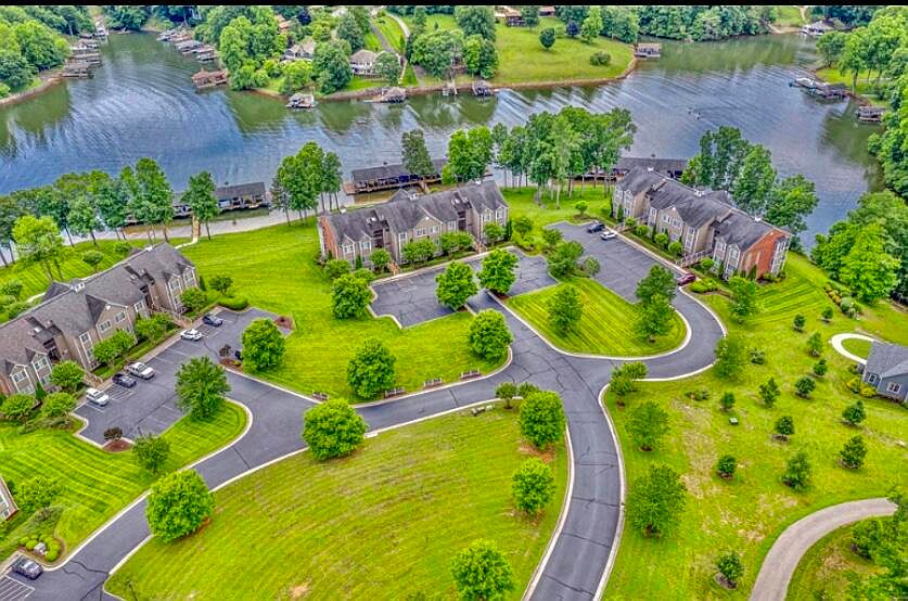 1st image of 300 S Pointe Shore Dr