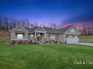 12820 Den Houter Valley Dr SE, Lowell, MI 49331