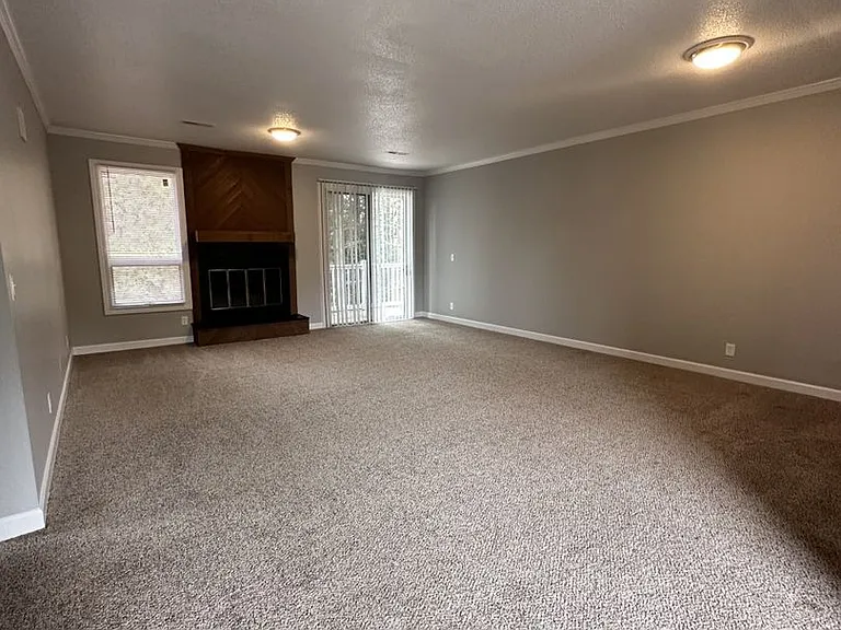 208 Forest View Ct — Photo 8