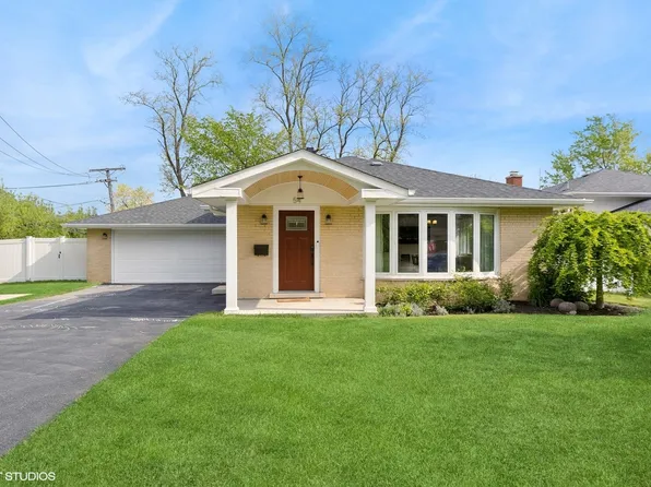 54 Naperville Rd, Clarendon Hills, IL 60514
