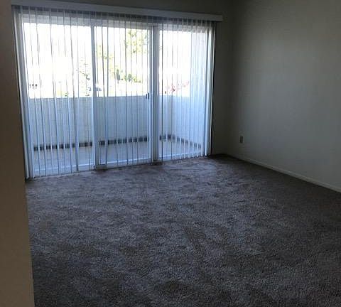 3rd image of 1537 Brookvale Dr #2