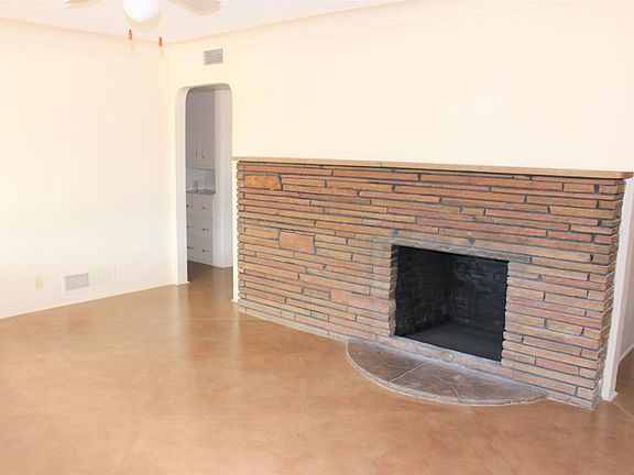 3rd image of 646 N Columbus Blvd